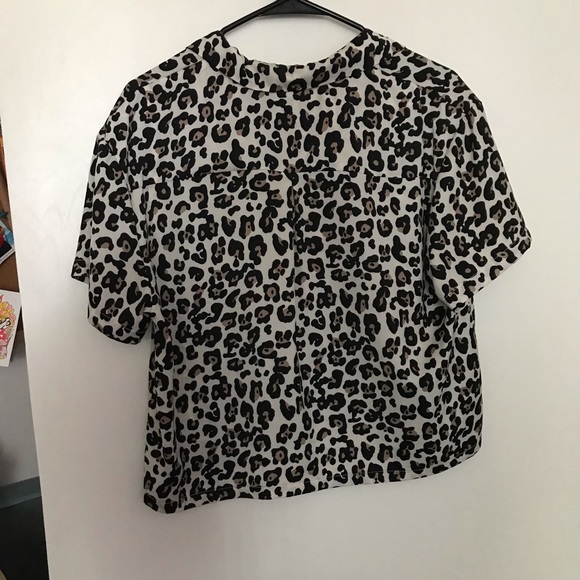 Code x Mode Leopard Short Sleeved Button Up - Picture 4 of 5